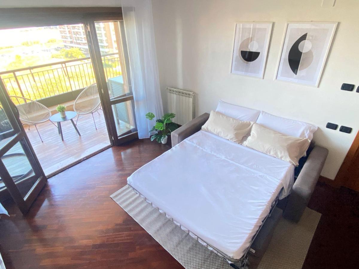 Sunset Escape Apartment - Panoramic Terrace Fiumicino Exteriör bild